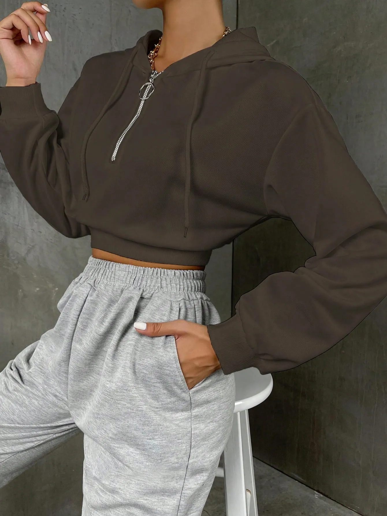 MOOSTA Women's Zip Half Placket Drop Shoulder Long Sleeve Hooded Cropped Sweatshirt, Autumn/Winter